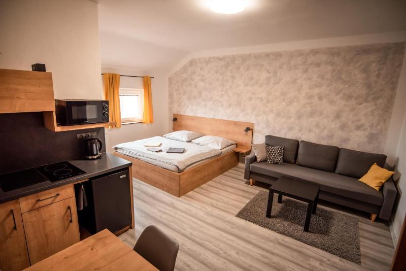 Double Room with Private Bathroom image 1