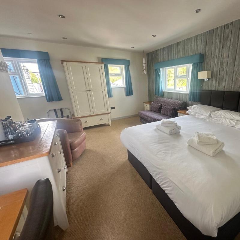 Deluxe Family Room image 1
