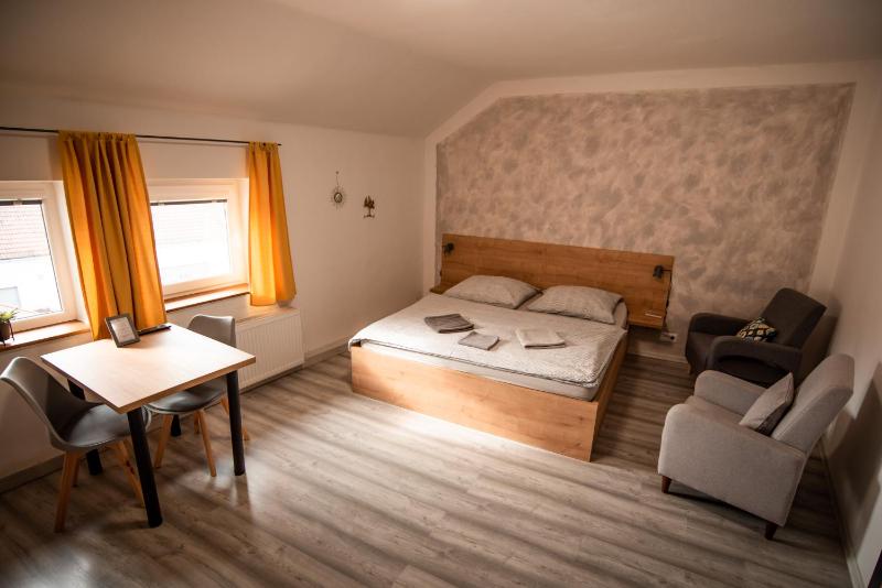 Double Room image 1