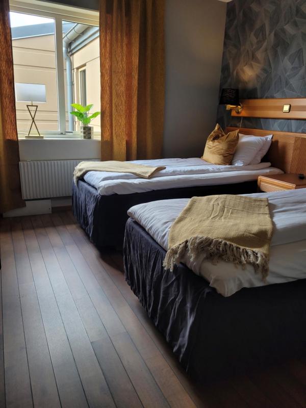 Double or Twin Room image 4