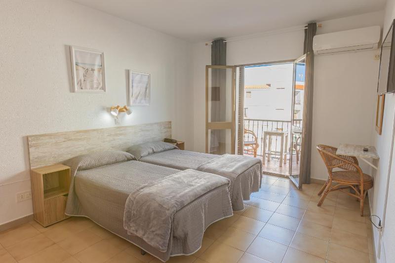 Double Room with Terrace image 1