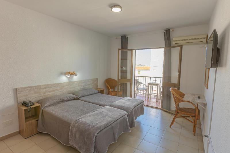 Double Room with Terrace image 4