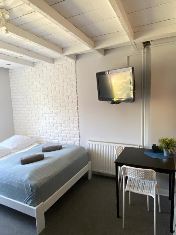 Double Room with Extra Bed image 3