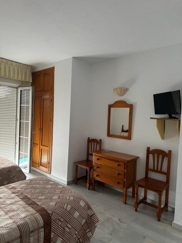 Double Room image 3