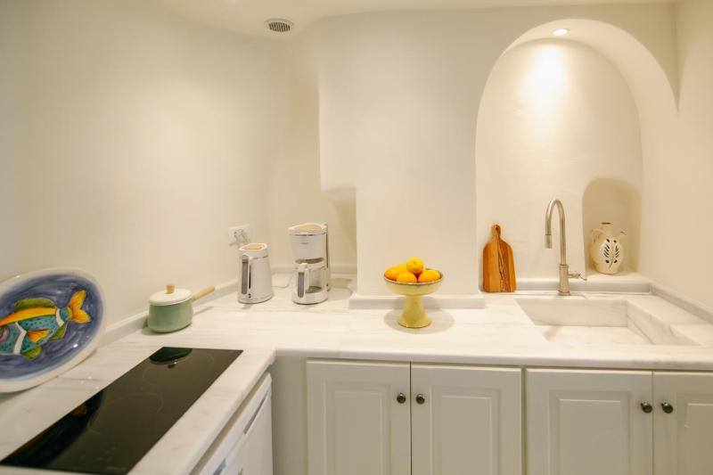Old Oia Houses - image 35