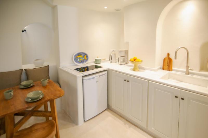 Old Oia Houses - image 36