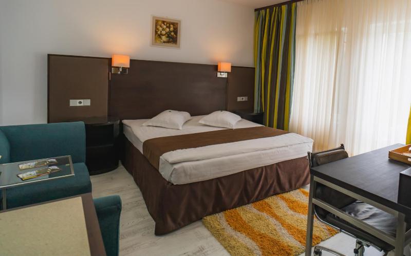 Double Room with Balcony image 1