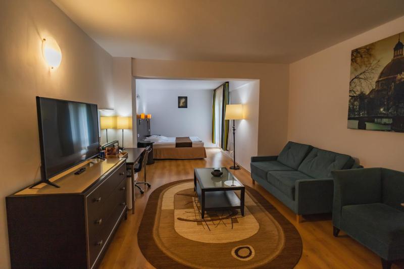 Suite with Balcony image 3