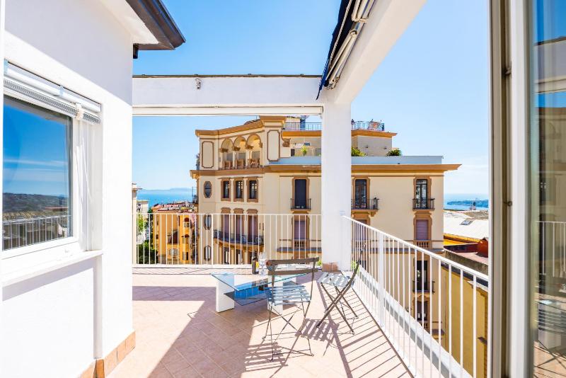 Chiave di Fuga by NapoliApartments - image 16