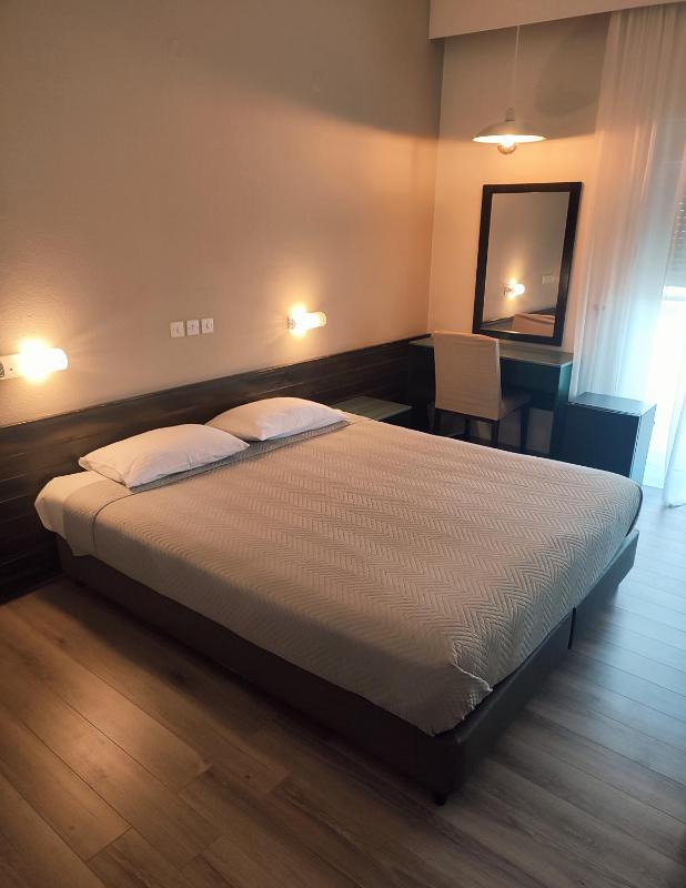 Double or Twin Room with City View image 2