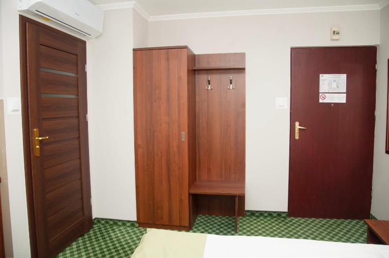 Studio with A/C and kitchenette image 3