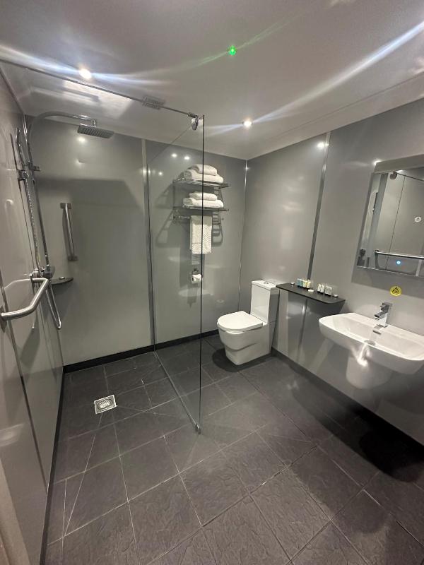 Double Room with Private Bathroom image 3