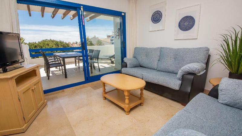 Duquesa Suites 305 - image 6