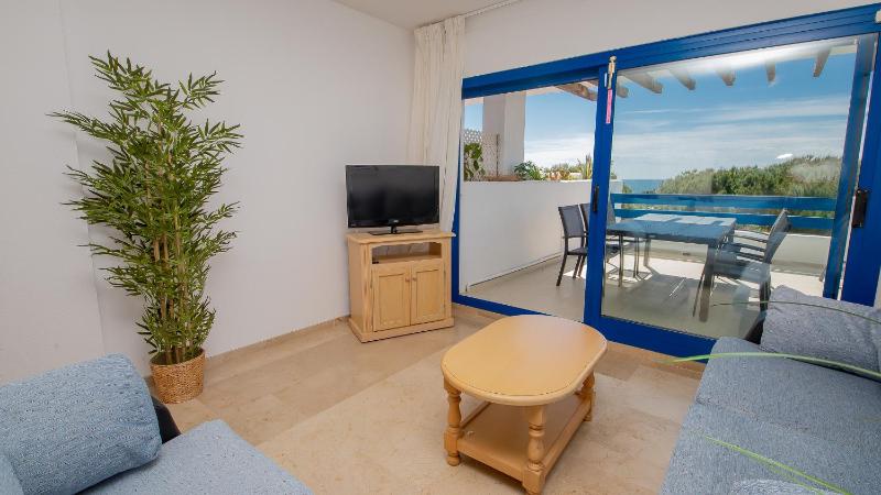 Duquesa Suites 305 - image 7