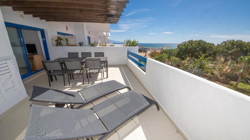 Duquesa Suites 305 - image 26
