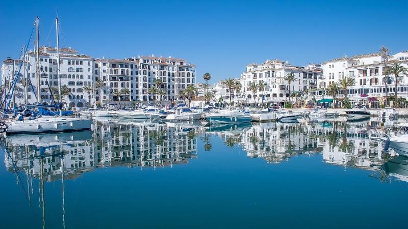 Duquesa Suites 305 - image 13