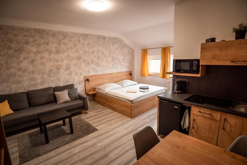 Double Room with Private Bathroom image 1