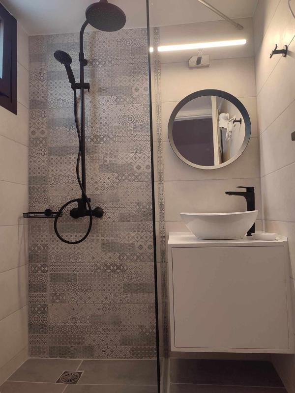 Double Room image 4