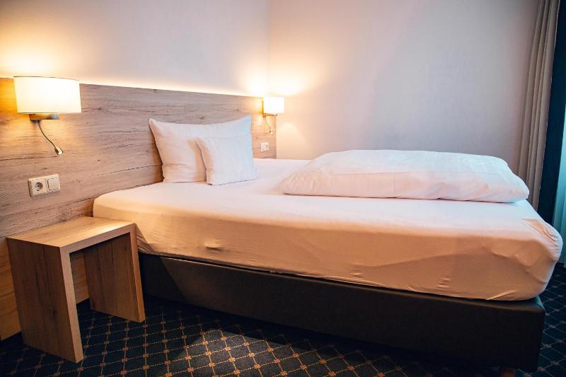 Single Room image 4