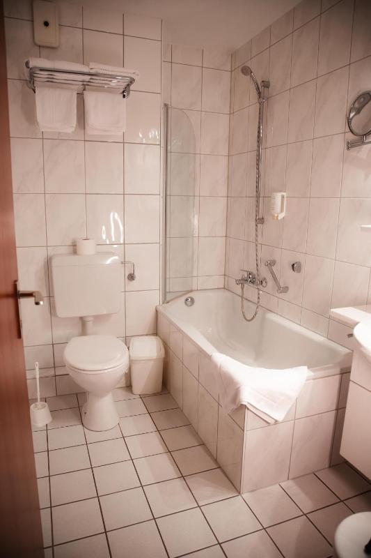 Double Room image 2