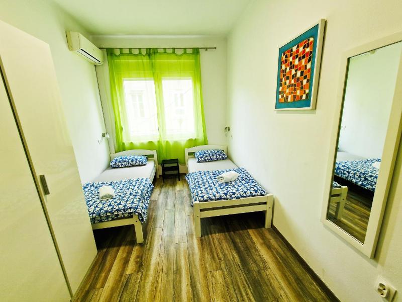 CroParadise Hostel - image 6