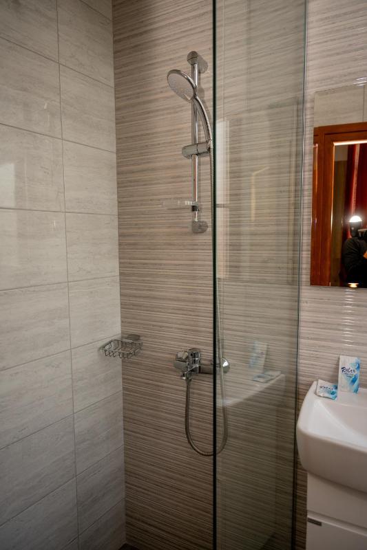 Budget Double Room image 4