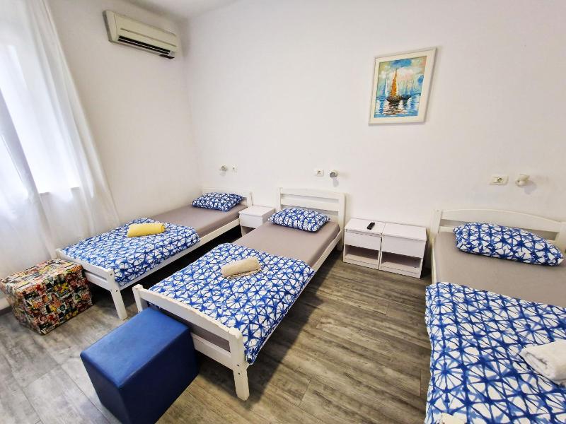 CroParadise Hostel - image 2