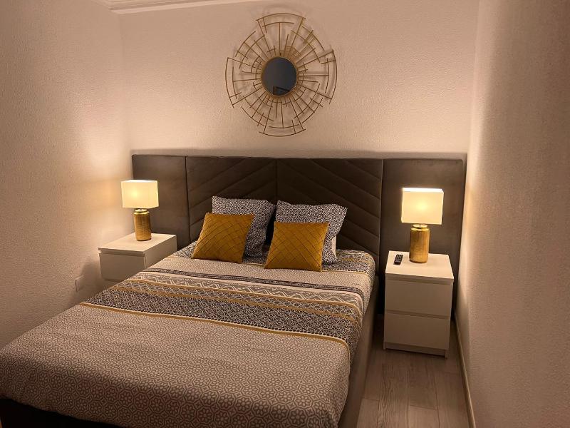 Golden house - image 17