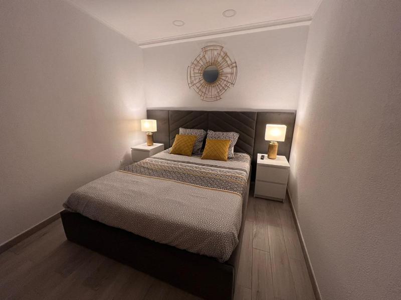 Golden house - image 15