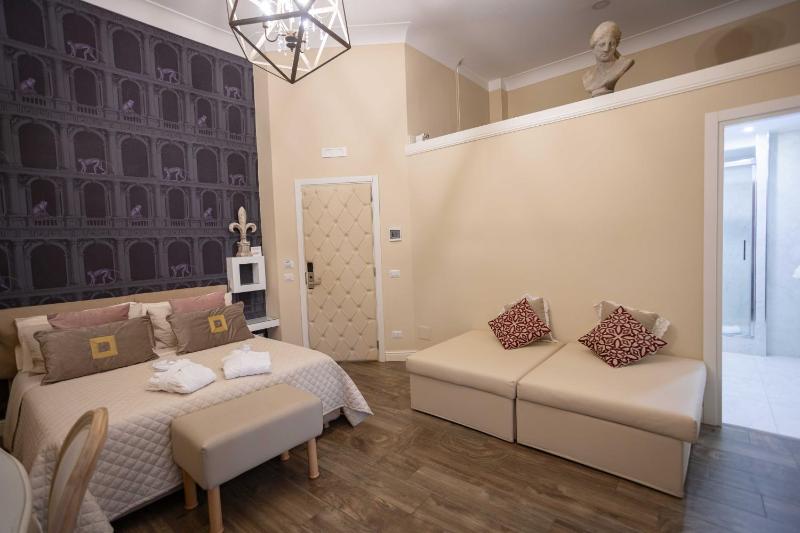 Luxury Triple Room image 2