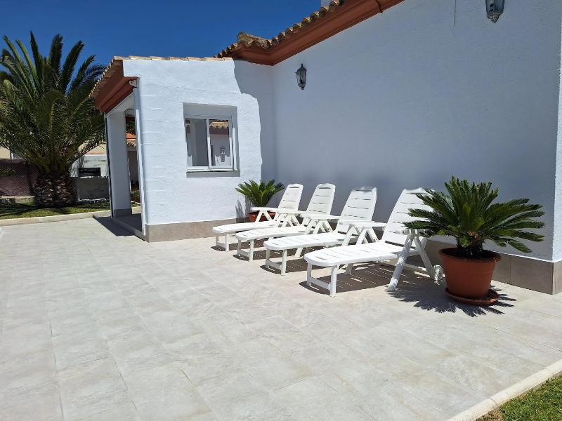 Charming villa in Chiclana de la Frontera with private pool - image 11