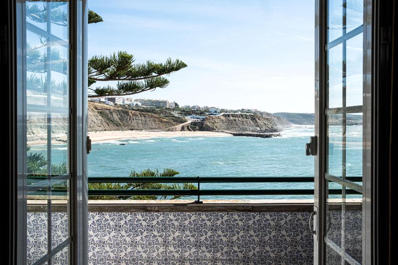 Twin Room with Sea View and Balcony image 4
