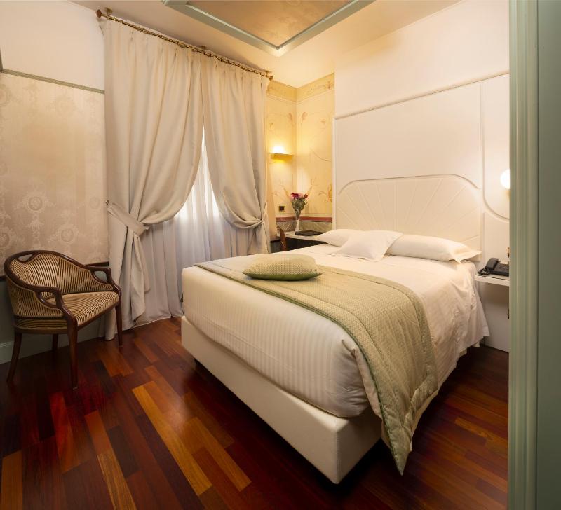 Single Room image 4