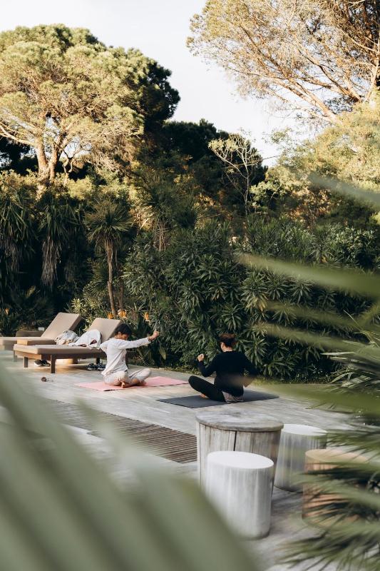 Junior Suite garden side image 3