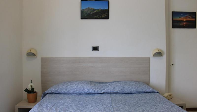 Double Room image 4