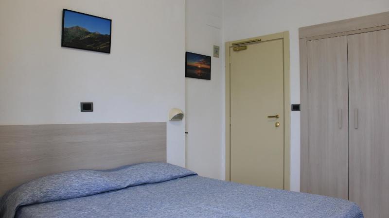 Double Room image 1