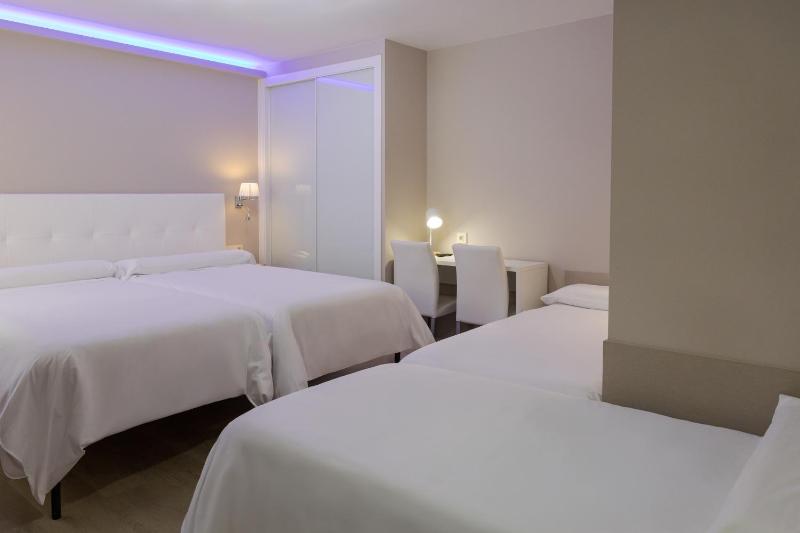 Superior Quadruple Room image 1