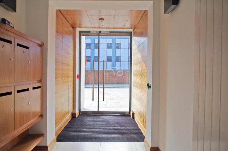 Two-Bedroom Apartment with Balcony image 3