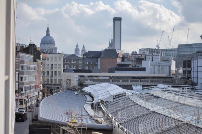 Two-Bedroom Apartment with Balcony image 2
