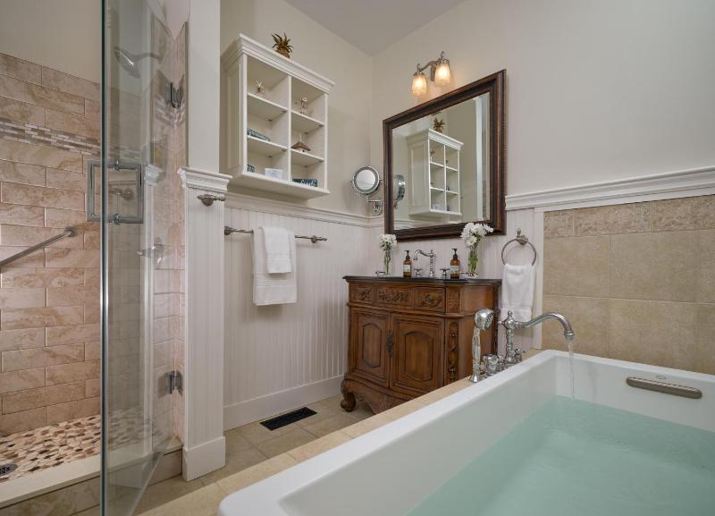 Superior King Room image 2