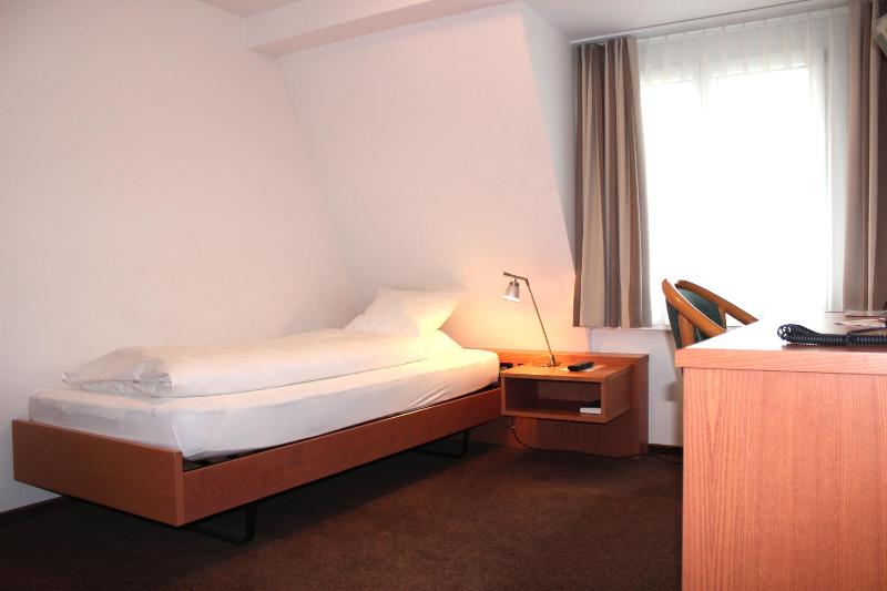 Classic Single Room image 1