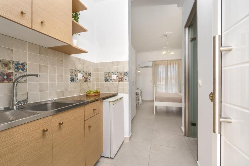 Studio with Balcony image 3