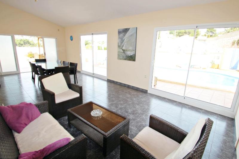 Angevic - a delightful villa located in the town of Moraira - image 4