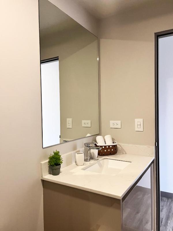 CityScape Properties 20th floor Studio 24-7 Concierge Amenities - image 5