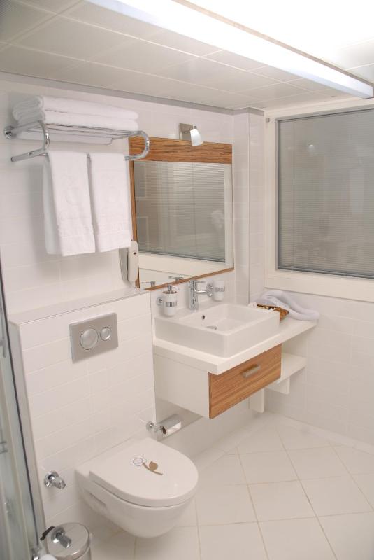 Honeymoon Suite image 3