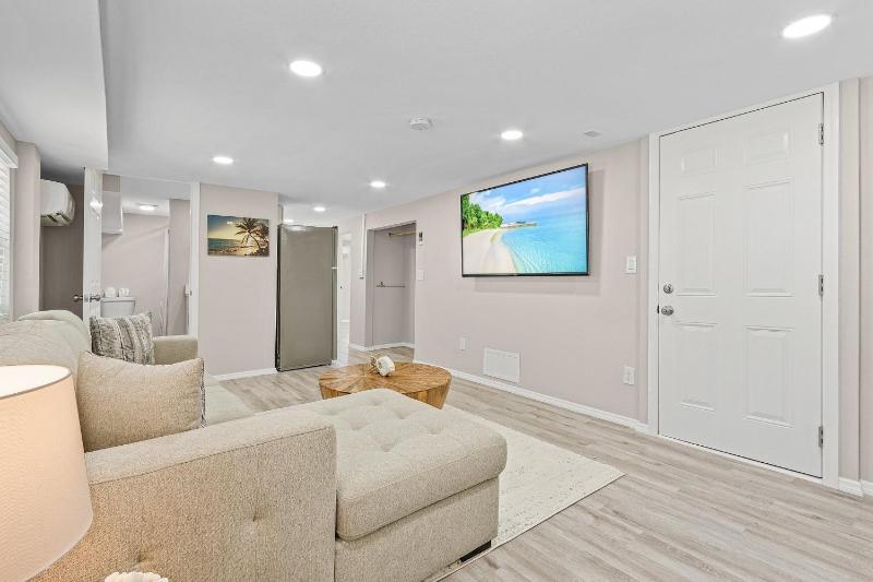 Shells N Sunshine! Getaway Destination Just Minutes from the White Sandy Beaches of Fort Myers! home - image 24