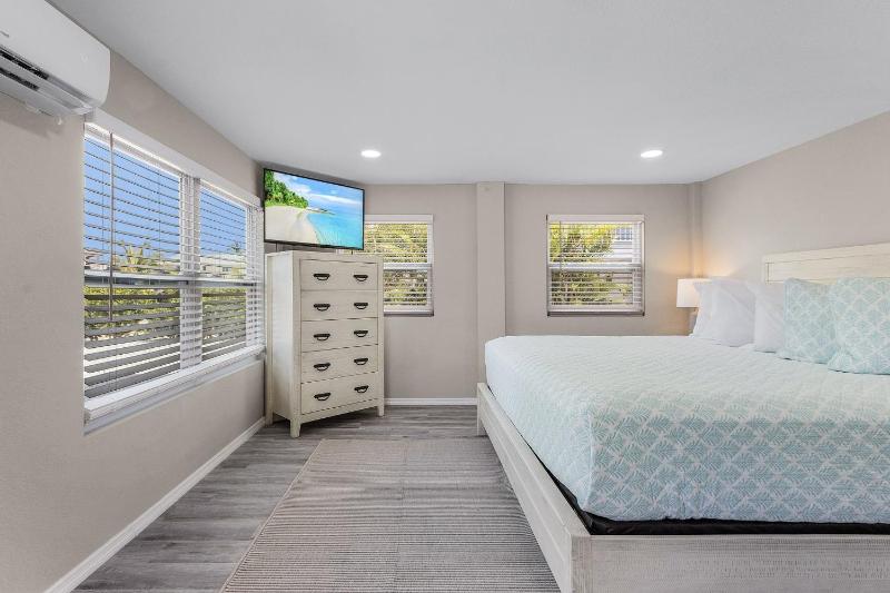 Shells N Sunshine! Getaway Destination Just Minutes from the White Sandy Beaches of Fort Myers! home - image 29