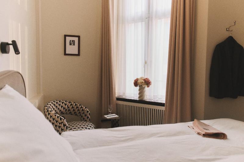 Standard Single Room image 3