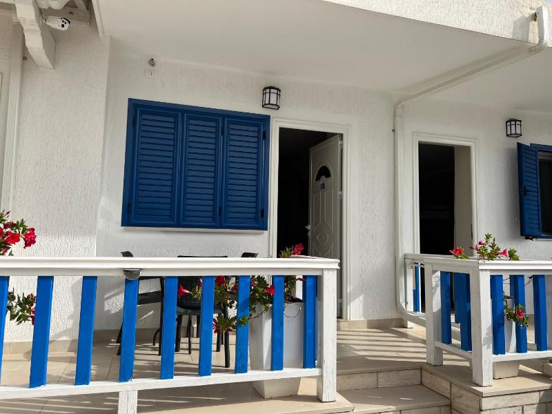 Quadruple Room with Balcony image 4