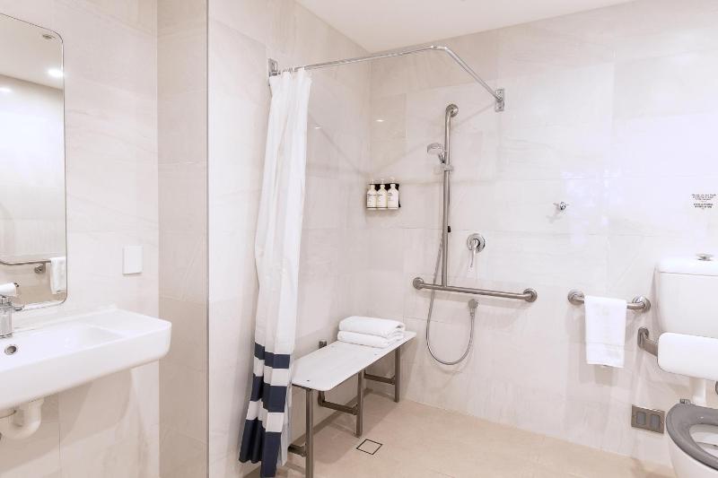 Single Room - Disability Access image 2
